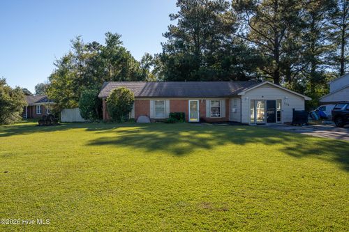 108 Greenbriar Dr, Jacksonville, NC, 28546-7205 | Card Image