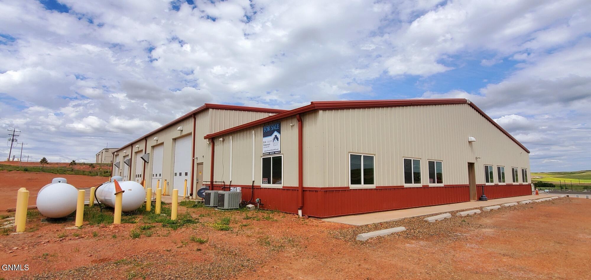 Commercial Lease in Watford City 4