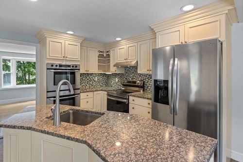 19 Tucker Ave, Pepperell, MA, 01463-1110 | Card Image