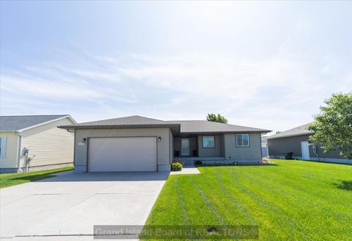 315 Buffalo Grass St, Grand Island, NE, 68803-3835 | Card Image