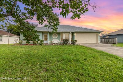 251 Heritage Street Sw, House other with 3 bedrooms, 2 bathrooms and null parking in Palm Bay FL | Image 2