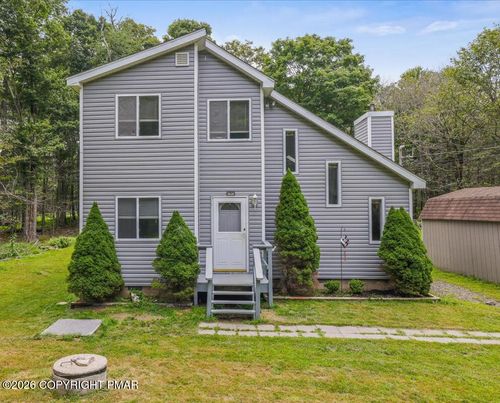1065 Breezewood Dr, Newfoundland, PA, 18445-7717 | Card Image