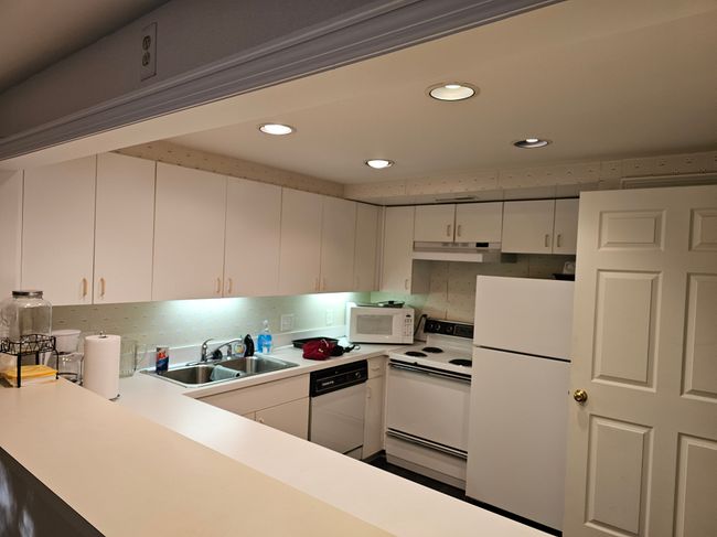Kitchen in Community Room | Image 38