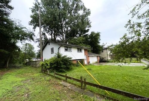 25825 Carlysle St, Inkster, MI, 48141-2604 | Card Image