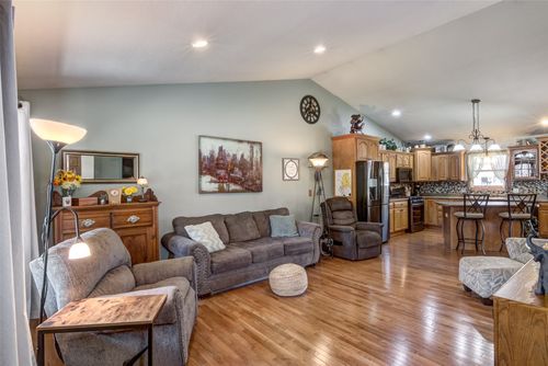 3310 Midway Street, Eau Claire, WI, 54703 | Card Image