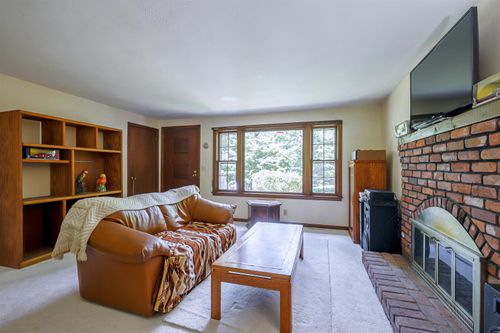 19 Comstock Drive, Milford, NH, 03055 | Card Image