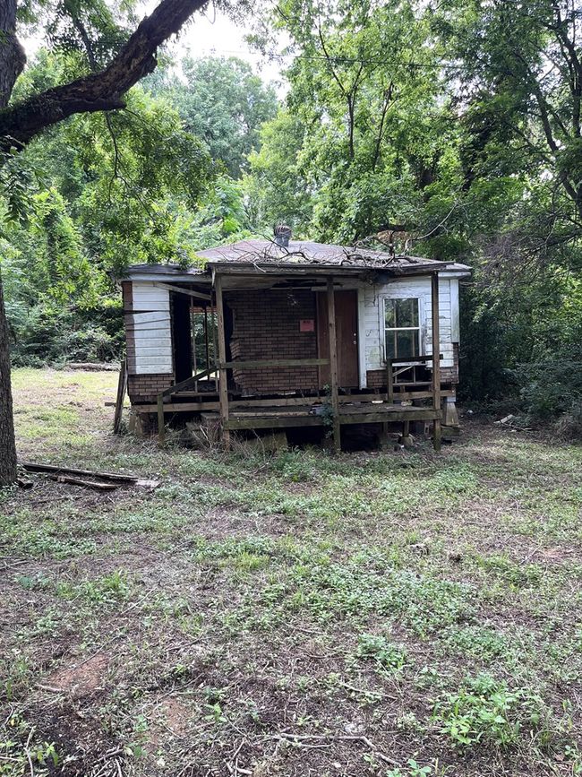 1307 Cummins | Image 11
