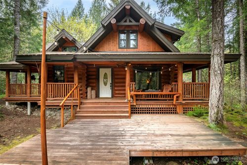 107 Goat Rocks Dr, Packwood, WA, 98361-4500 | Card Image