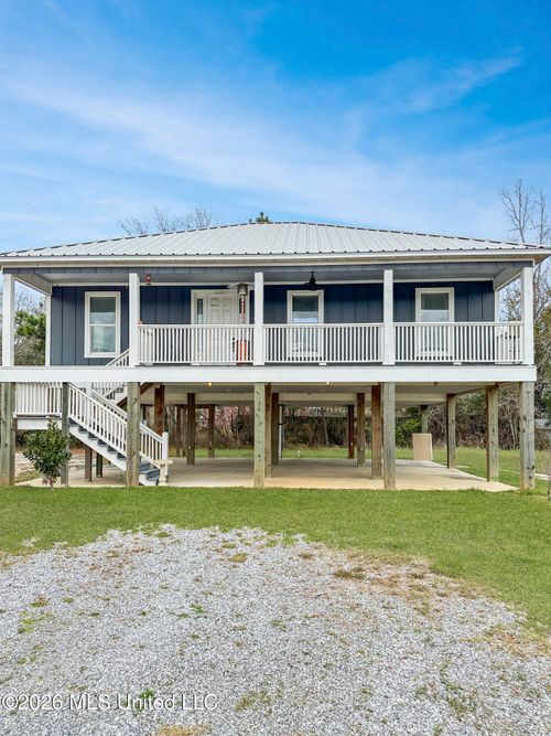 10501 Pin Oak Dr, Biloxi, MS, 39532-7809 | Card Image