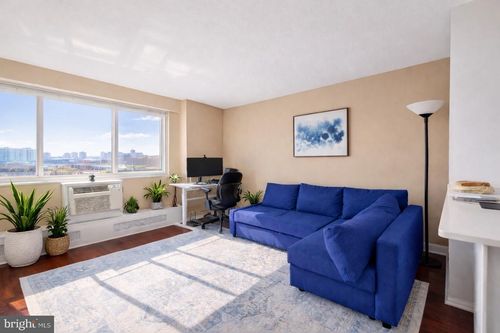 1011-2101 Chestnut St, PHILADELPHIA, PA, 19103-3121 | Card Image