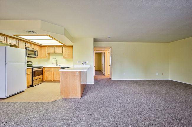 UNIT-2090 - 8410 Eldora Ave, Condo with 2 bedrooms, 2 bathrooms and null parking in Las Vegas NV | Image 7