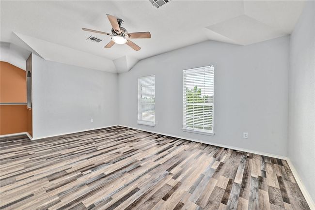 Upstairs bonus/2nd living area | Image 17
