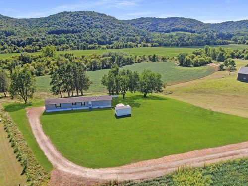 E2817 S Creek Road Road, Genoa, WI, 54624 | Card Image