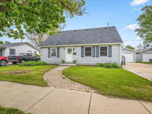 1204 E Wisconsin St, Delavan, WI, 53115-1441 | Card Image