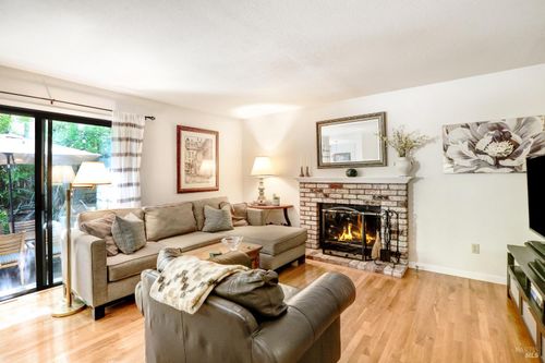2025 W Myrtle Street, Calistoga, CA, 94515 | Card Image