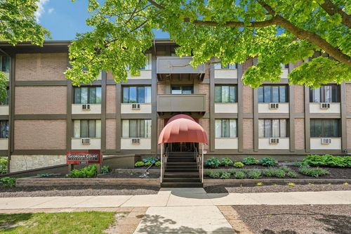 106-2025 E Greenwich Avenue, Milwaukee, WI, 53211 | Card Image