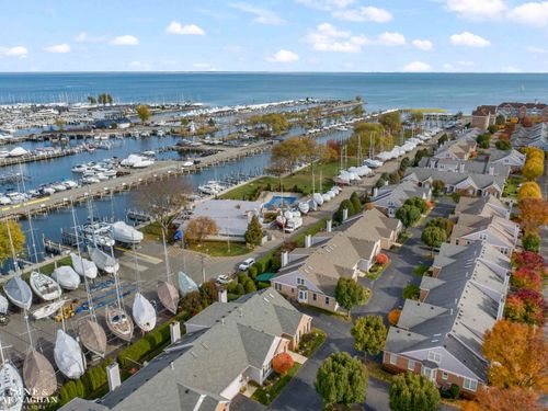 412 Riviera Dr, Saint Clair Shores, MI, 48080-1542 | Card Image