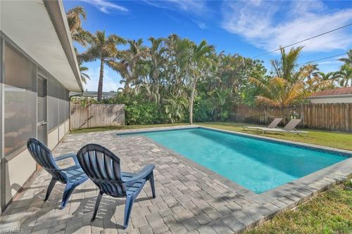 754 95th Ave, NAPLES, FL, 34108-2457 | Card Image