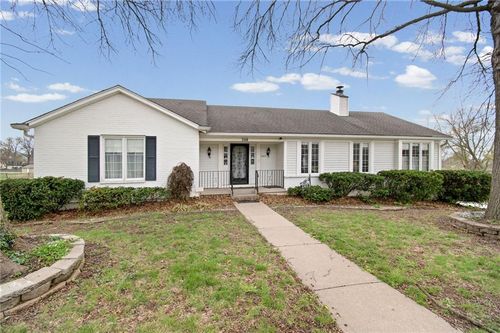 3300 S Hawthorne Ave, Independence, MO, 64052-1240 | Card Image