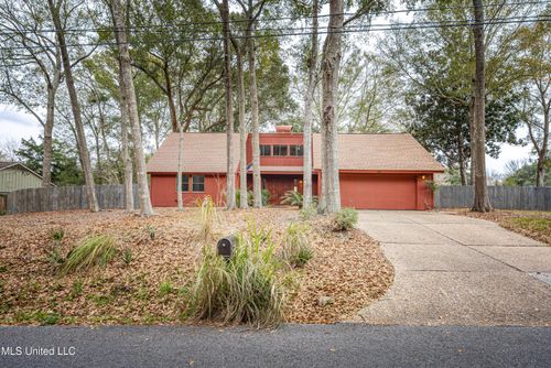 110 Simon Blvd, Ocean Springs, MS, 39564-5012 | Card Image