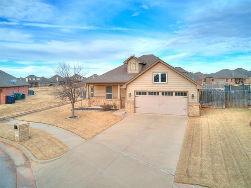 18524 None Bridlington Ct, Edmond, OK, 73012 | Card Image