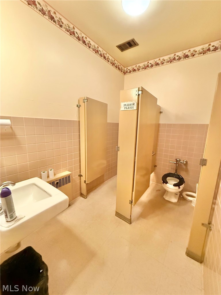 Commercial Sale in Shadyside 4