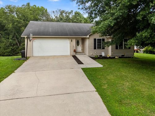 408 Giles Ave, Dublin, VA, 24084-3121 | Card Image