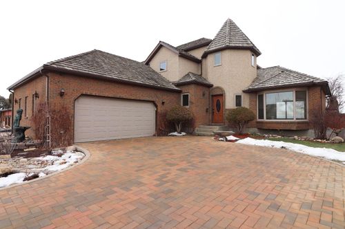 610 Ross Glen Dr Se, Medicine Hat, AB, T1B3X3 | Card Image
