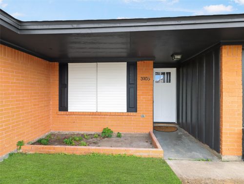 3105 Church St, Galveston, TX, 77550-1320 | Card Image