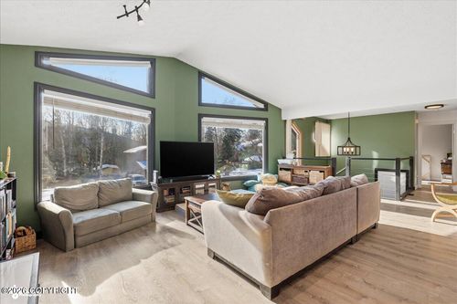 9607 Saint George Cir, Eagle River, AK, 99577-8648 | Card Image