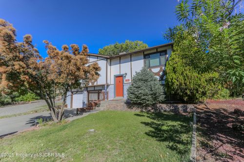 910 Mountain View Dr, Aztec, NM, 87410-2222 | Card Image