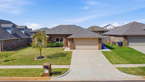 3807 Mistwood Pl, Norman, OK, 73026-1409 | Card Image