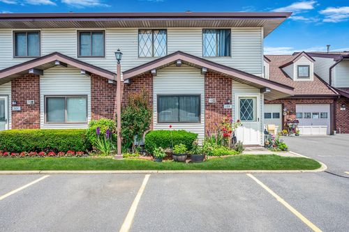 199 Cambridge Dr E, Copiague, NY, 11726-3248 | Card Image