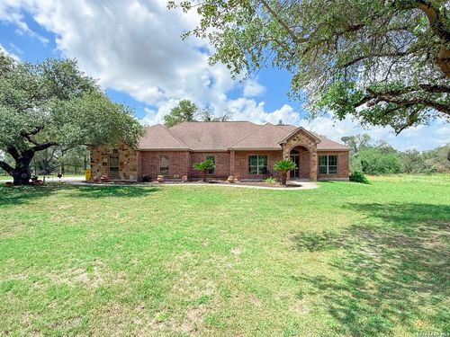 124 County Road 6879, Natalia, TX, 78059-2665 | Card Image