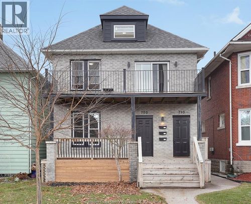 785 Hall Ave, Windsor, ON, N9A2L9 | Card Image