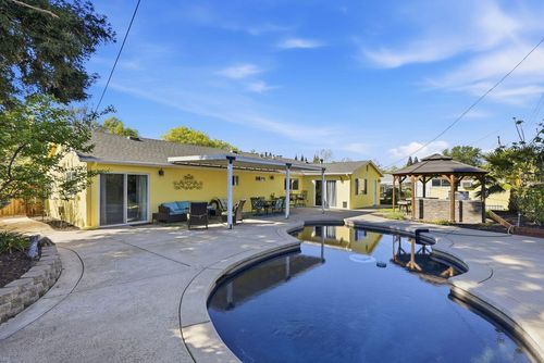 4623 Hazelwood Avenue, Sacramento, CA, 95821 | Card Image