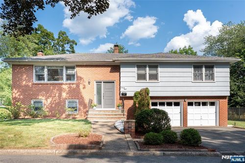 28 Drury Ln, Demarest, NJ, 07627-2007 | Card Image