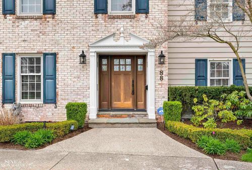 88 Sunningdale Dr, Grosse Pointe Shores, MI, 48236-1664 | Card Image