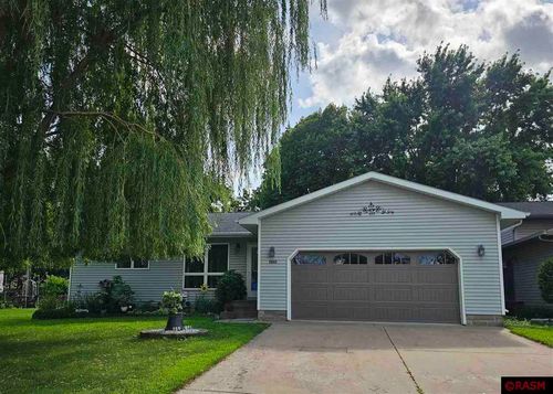 1811 N Franklin St, New Ulm, MN, 56073-1329 | Card Image
