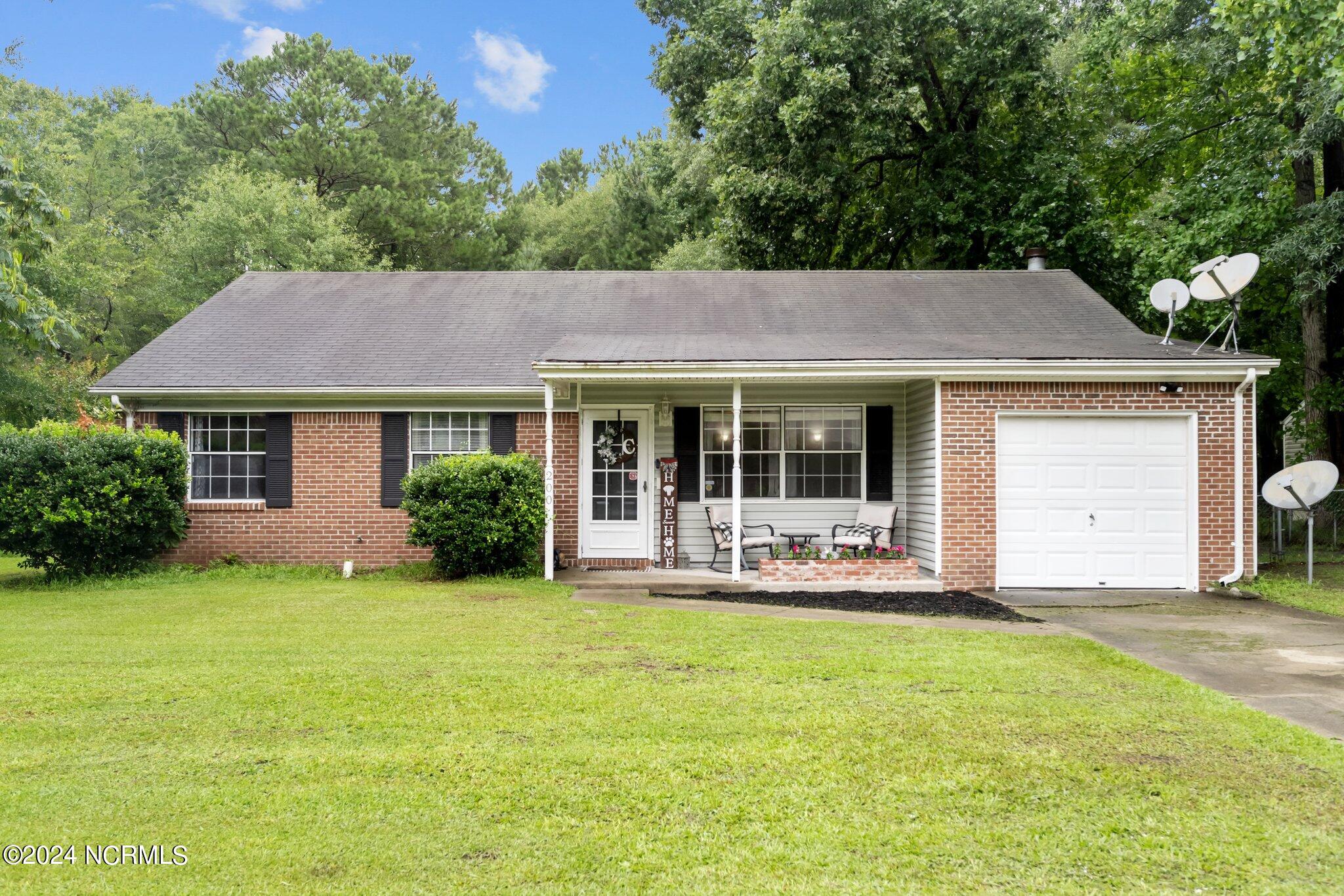 Spring Dr, Jacksonville, NC 28540