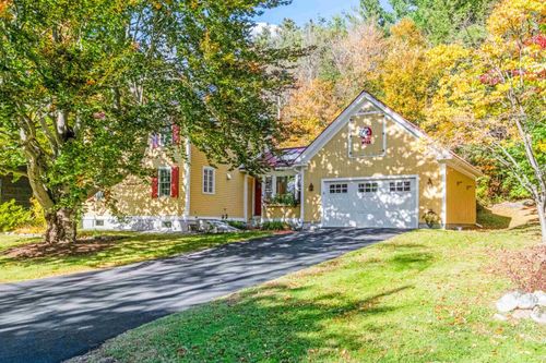 333 Barrett Rd, New London, NH, 03257-5813 | Card Image