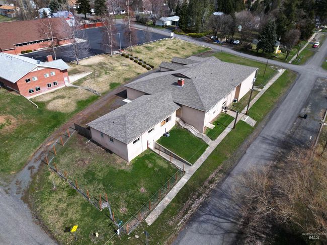 732 W Walnut St, Home with 7 bedrooms, 4 bathrooms and 6 parking in Genesee ID | Image 49