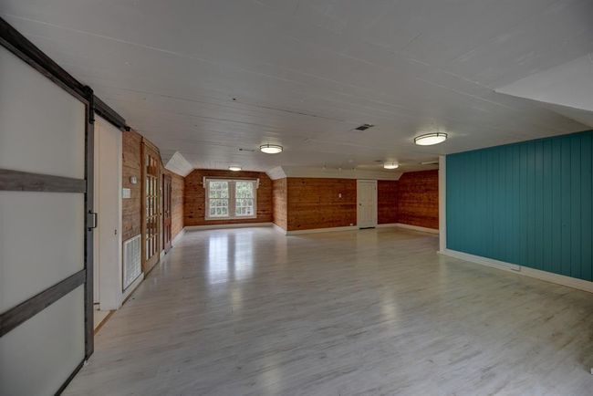 Great for guest or office | Image 22