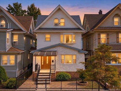 93-13 107th St, Richmond Hill, NY, 11418-2225 | Card Image