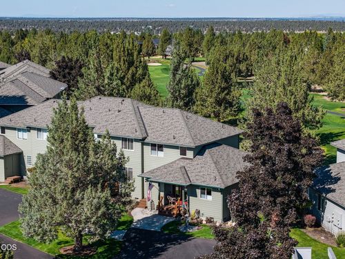 1124 Golden Pheasant Dr, Redmond, OR, 97756-9204 | Card Image