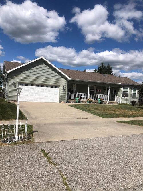 610 Center St, Mulberry, IN, 46058-4406 | Card Image