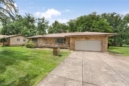 16496 Park Lane Drive, Strongsville, OH, 44136 | Card Image
