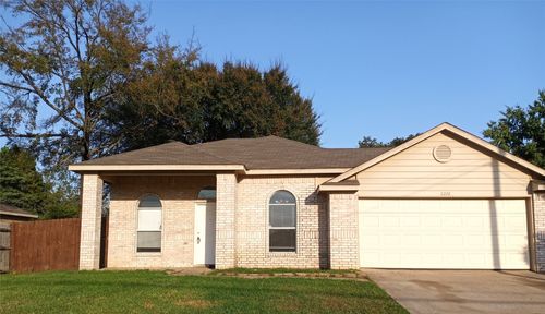 2228 Vine Ln, Dallas, TX, 75217-8696 | Card Image
