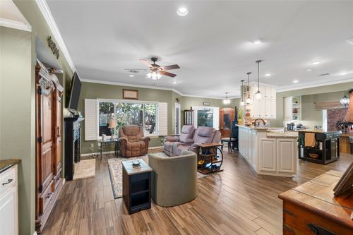 212 Shady Place Dr, Waco, TX, 76712-6443 | Card Image