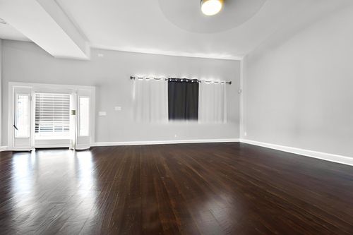 4331 S Evans Ave, Chicago, IL, 60653-3517 | Card Image